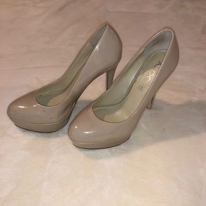 Aldo Nude Patent Leather Pump - 6.5